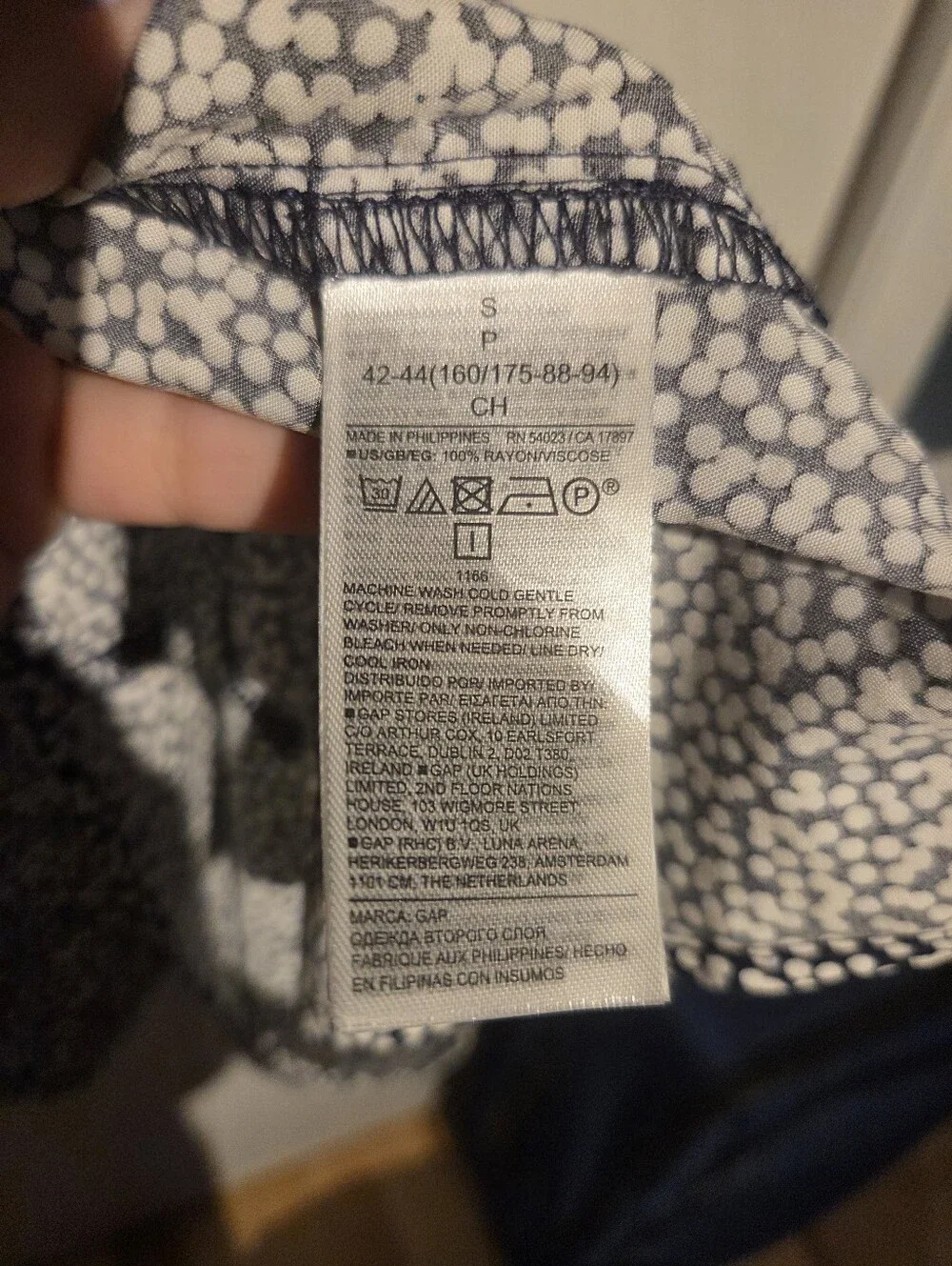 GAP Black and White Dot-Print V-Neck Tunic Dress